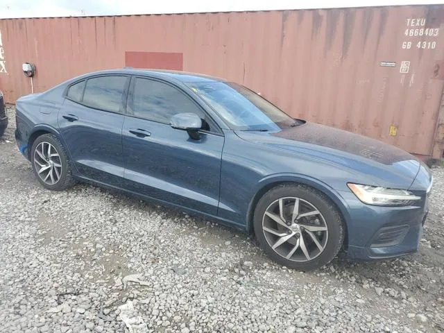 7JR102FK1KG016941 2019 2019 Volvo S60- T5 Momentum 4