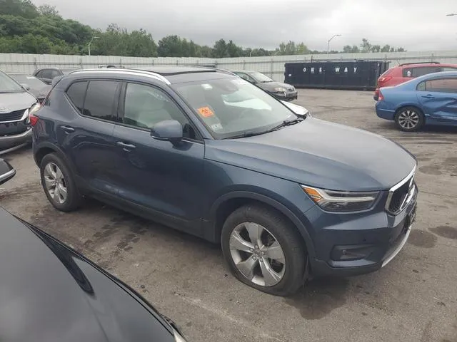 YV4162UK5M2472082 2021 2021 Volvo XC40- T5 Momentum 4