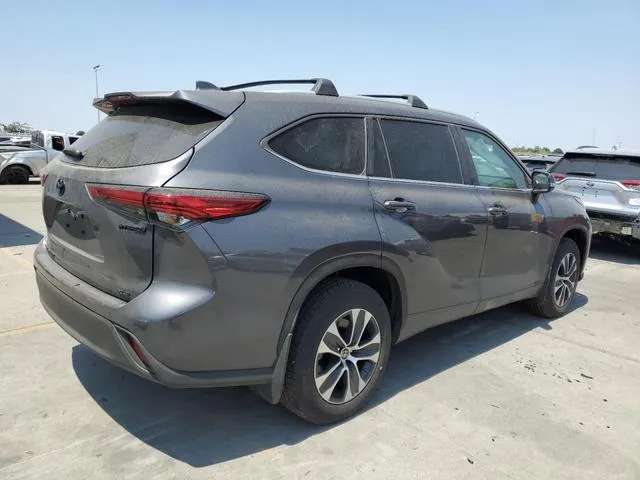 5TDKBRCH0PS593844 2023 2023 Toyota Highlander- Hybrid Xle 3