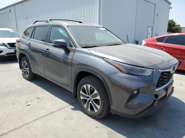 5TDKBRCH0PS593844 2023 2023 Toyota Highlander- Hybrid Xle 4