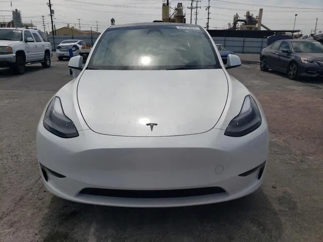 7SAYGDEE5RF085638 2024 2024 Tesla MODEL Y 5