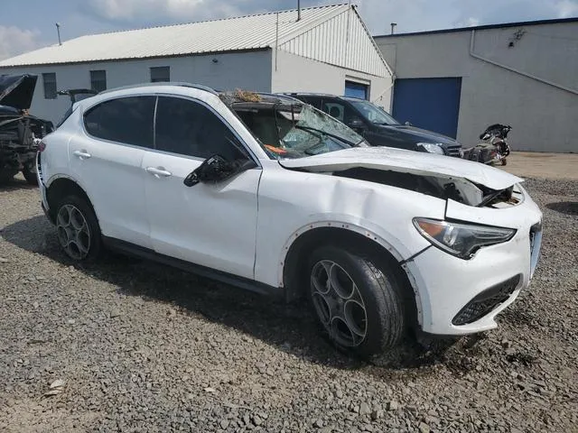 ZASFAKAN5J7B78208 2018 2018 Alfa Romeo Stelvio 4