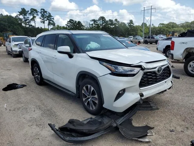 5TDGZRAHXLS000831 2020 2020 Toyota Highlander- Xle 4