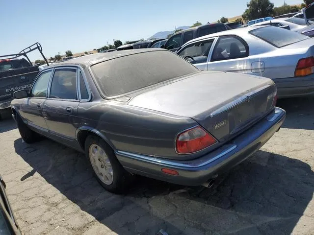 SAJHX1241WC832797 1998 1998 Jaguar XJ8 2