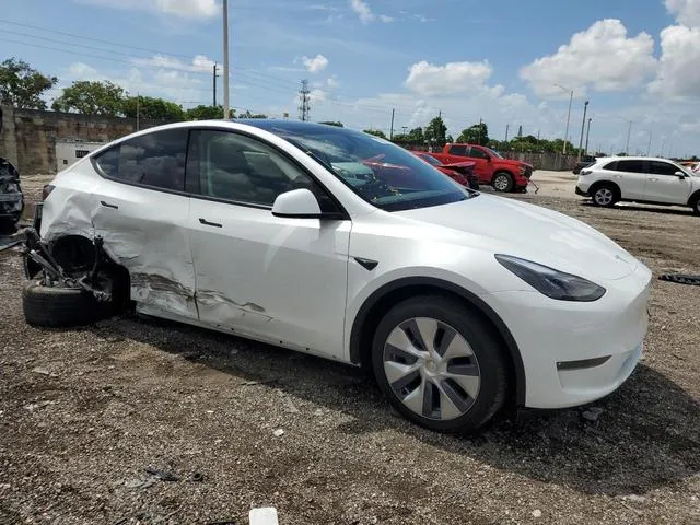 7SAYGDEE8RA230880 2024 2024 Tesla MODEL Y 4