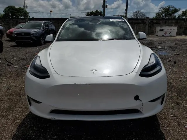 7SAYGDEE8RA230880 2024 2024 Tesla MODEL Y 5