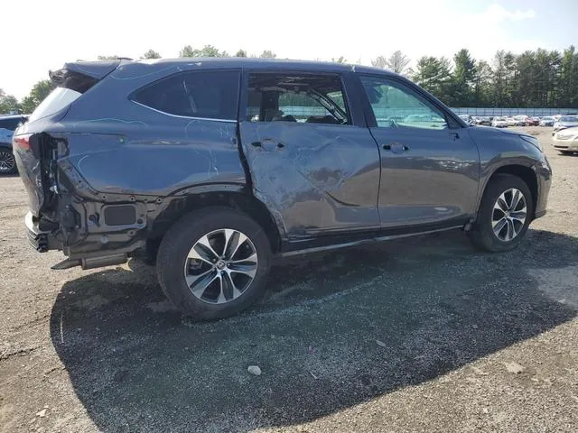 5TDGZRBH1MS095327 2021 2021 Toyota Highlander- Xle 3