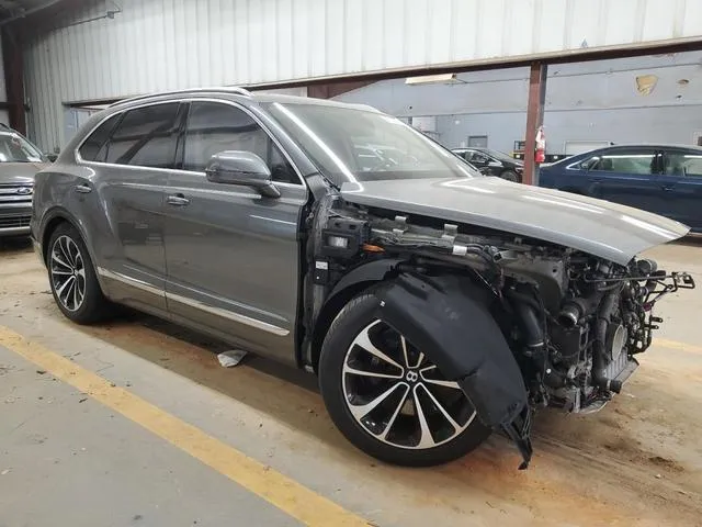 SJAAC2ZV6HC013823 2017 2017 Bentley Bentayga 4