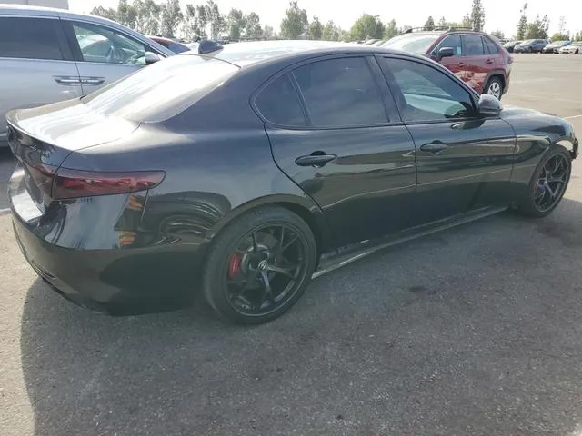 ZARFAECN7H7533693 2017 2017 Alfa Romeo Giulia- TI 3