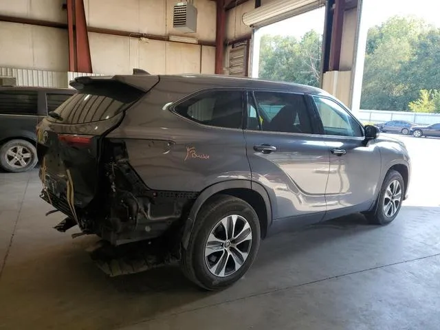 5TDGZRAH6MS515228 2021 2021 Toyota Highlander- Xle 3