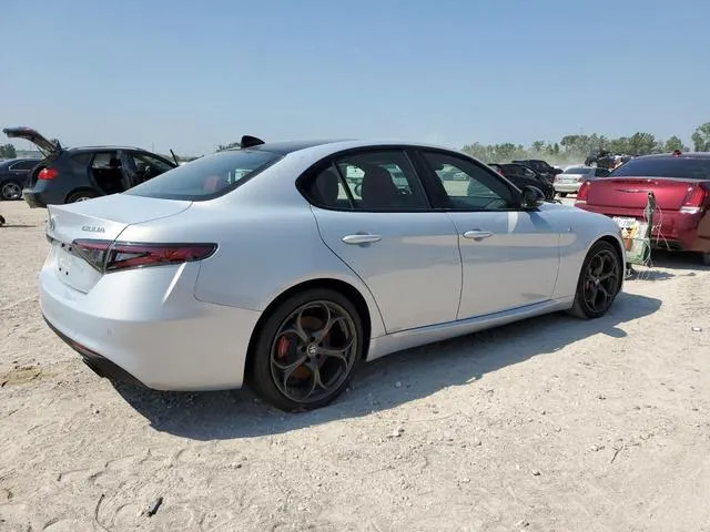 ZARFAMBN8R7683082 2024 2024 Alfa Romeo Giulia- TI 3