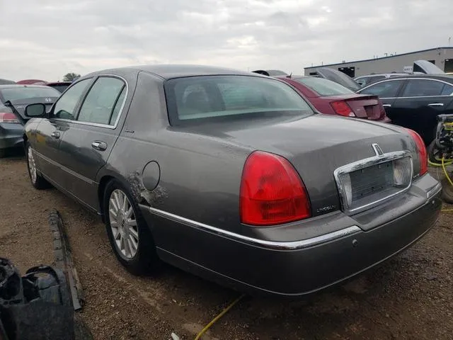 1LNHM81W54Y606258 2004 2004 Lincoln Town Car- Executive 2