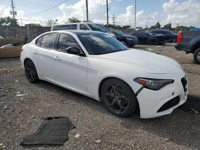 ZARFAMAN0K7599829 2019 2019 Alfa Romeo Giulia 4