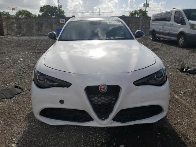 ZARFAMAN0K7599829 2019 2019 Alfa Romeo Giulia 5