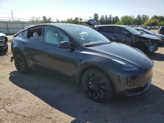 7SAYGDEE8RA250952 2024 2024 Tesla MODEL Y 4