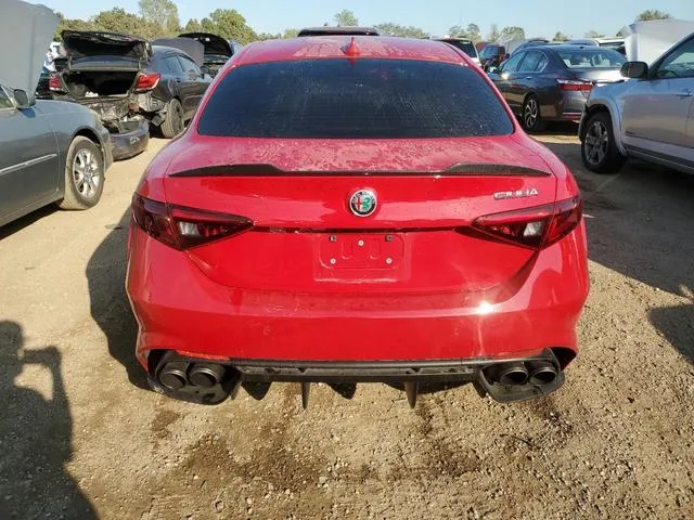 ZARFAEAV4J7581788 2018 2018 Alfa Romeo Giulia- Quadrifoglio 6