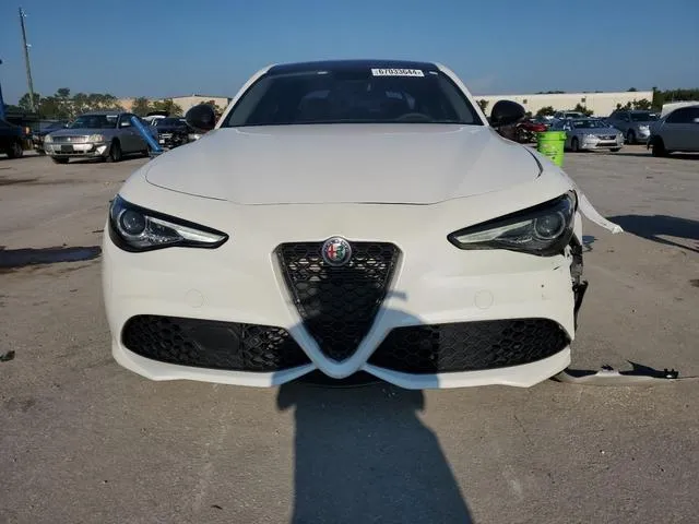 ZARFAMBN3K7621448 2019 2019 Alfa Romeo Giulia- TI 5