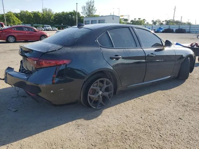 ZARFAMAN0K7623322 2019 2019 Alfa Romeo Giulia 3