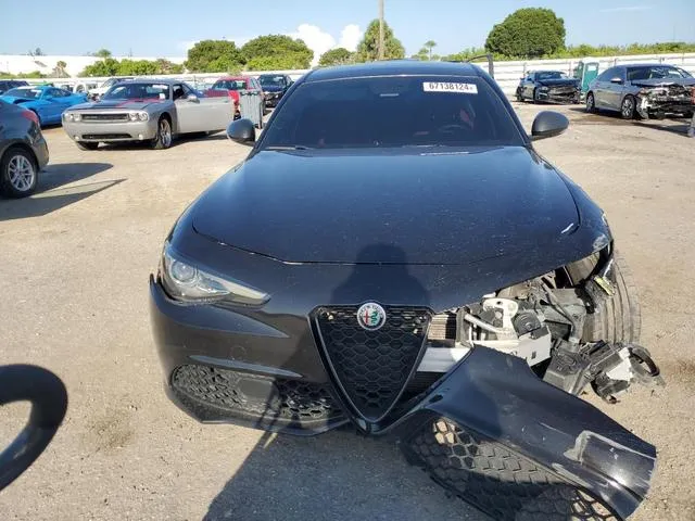 ZARFAMAN0K7623322 2019 2019 Alfa Romeo Giulia 5