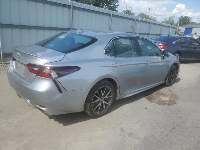 4T1G11AK5MU516396 2021 2021 Toyota Camry- SE 3