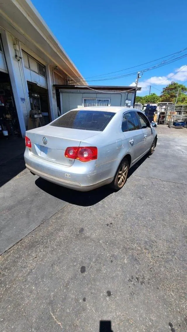 3VWRF71K46M751703 2006 2006 Volkswagen Jetta- 2-5 3