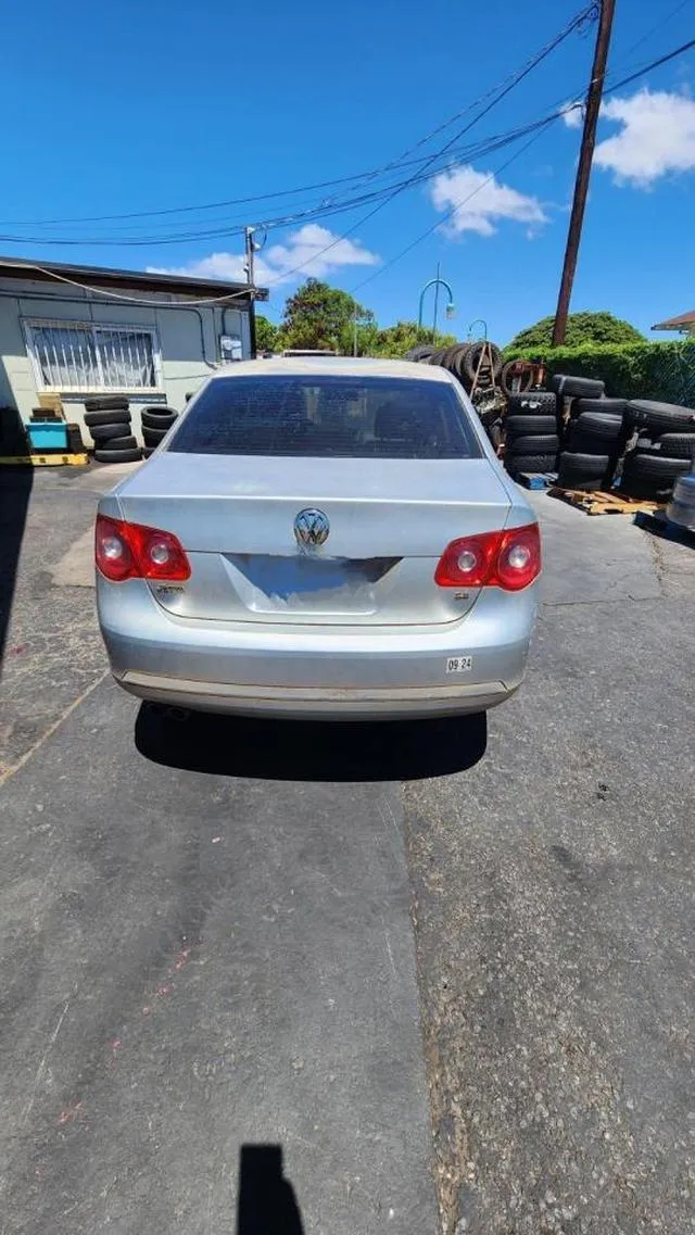 3VWRF71K46M751703 2006 2006 Volkswagen Jetta- 2-5 6