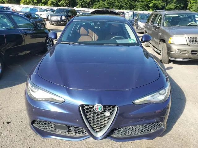 ZARFAEDNXH7551460 2017 2017 Alfa Romeo Giulia- Q4 5