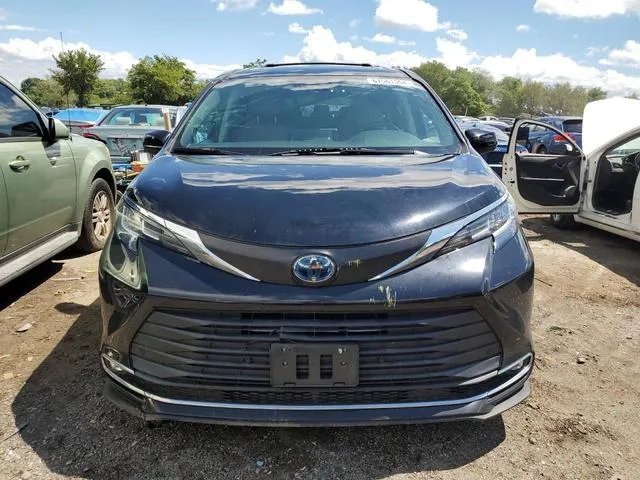 5TDJSKFC8MS023900 2021 2021 Toyota Sienna- Xle 5