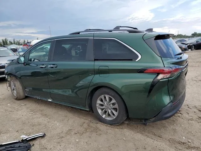 5TDYRKEC9MS069568 2021 2021 Toyota Sienna- Xle 2