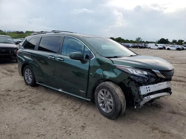 5TDYRKEC9MS069568 2021 2021 Toyota Sienna- Xle 4