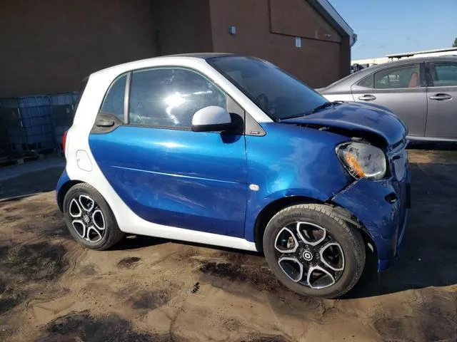 WMEFJ5DA0GK049030 2016 2016 Smart Fortwo 4