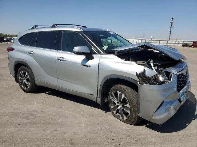 5TDHBRCH3MS535894 2021 2021 Toyota Highlander- Hybrid Xle 4