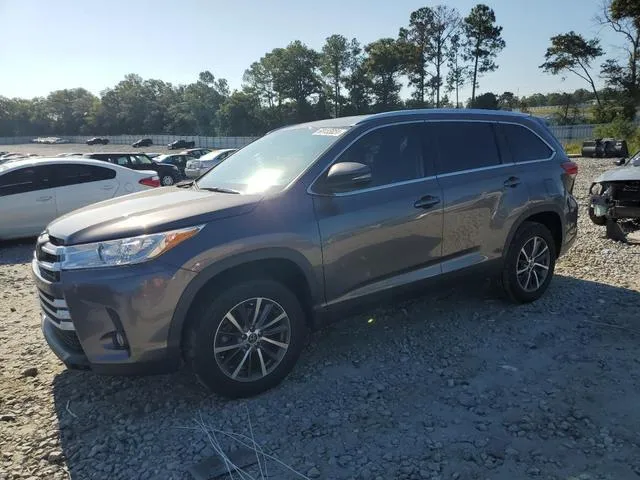 5TDKZRFHXKS337548 2019 2019 Toyota Highlander- SE 1