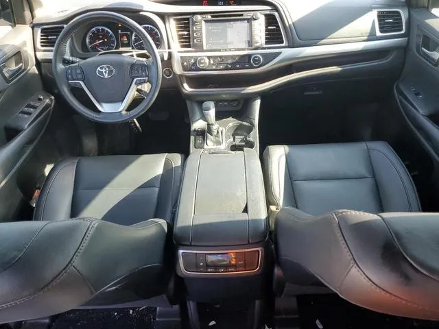 5TDKZRFHXKS337548 2019 2019 Toyota Highlander- SE 8