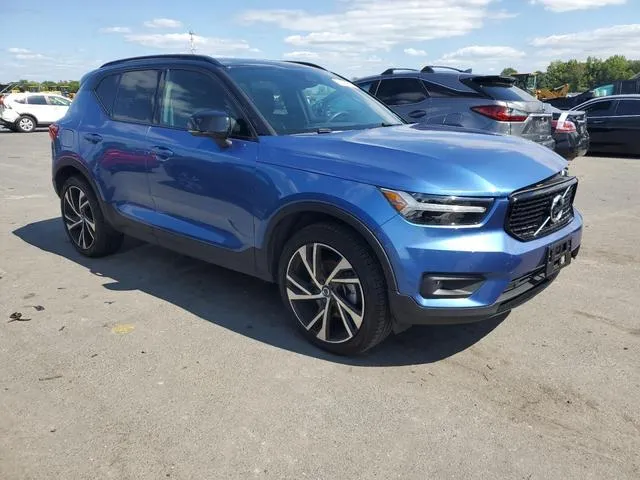 YV4162UM2M2578216 2021 2021 Volvo XC40- T5 R-Design 4