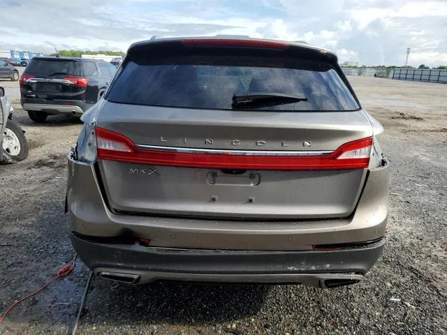 2LMPJ6LR3HBL29598 2017 2017 Lincoln MKX- Reserve 6