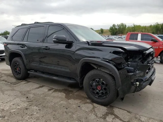 7SVAAABA2PX013739 2023 2023 Toyota Sequoia- SR5 4