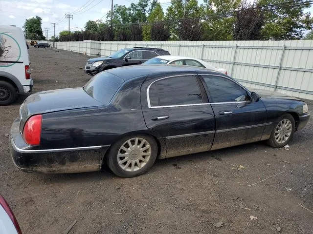 1LNHM81WX6Y650985 2006 2006 Lincoln Town Car- Signature 3