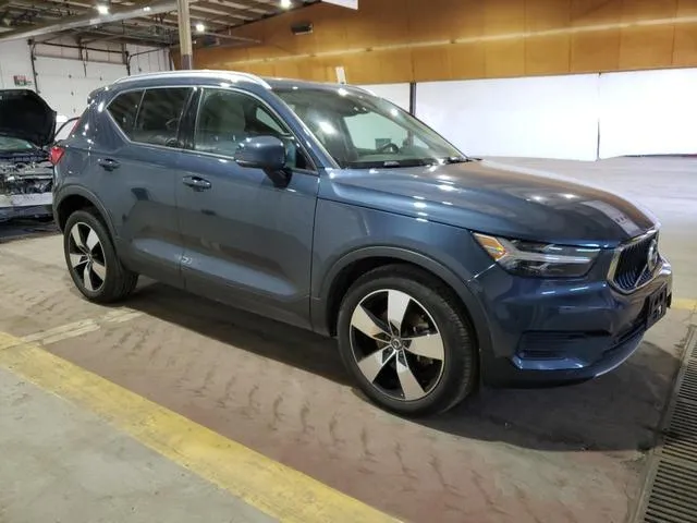 YV4162UK1N2652791 2022 2022 Volvo XC40- T5 Momentum 4