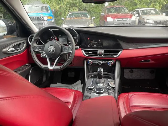 ZARFAEBN8J7597281 2018 2018 Alfa Romeo Giulia 9