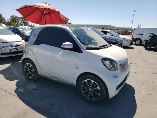 WMEFJ9BA8HK229027 2017 2017 Smart Fortwo 4