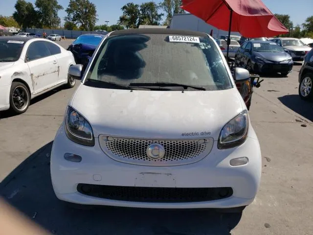 WMEFJ9BA8HK229027 2017 2017 Smart Fortwo 5