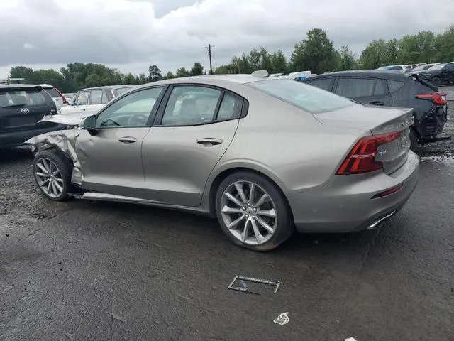 7JRA22TK1MG103465 2021 2021 Volvo S60- T6 Momentum 2