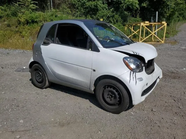 WMEFJ5DA1GK124303 2016 2016 Smart Fortwo 4