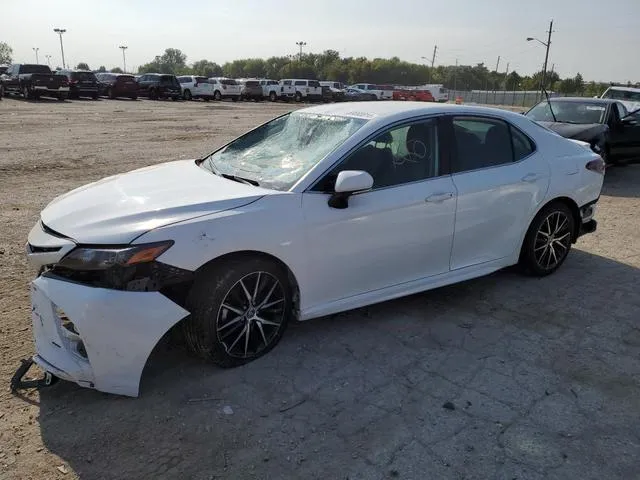 4T1G11AKXNU678039 2022 2022 Toyota Camry- SE 1