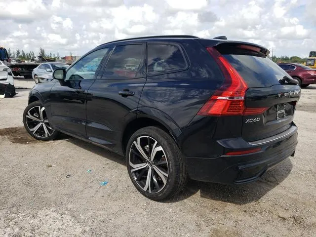 YV4062RM9N1074273 2022 2022 Volvo XC60- B6 R-Design 2