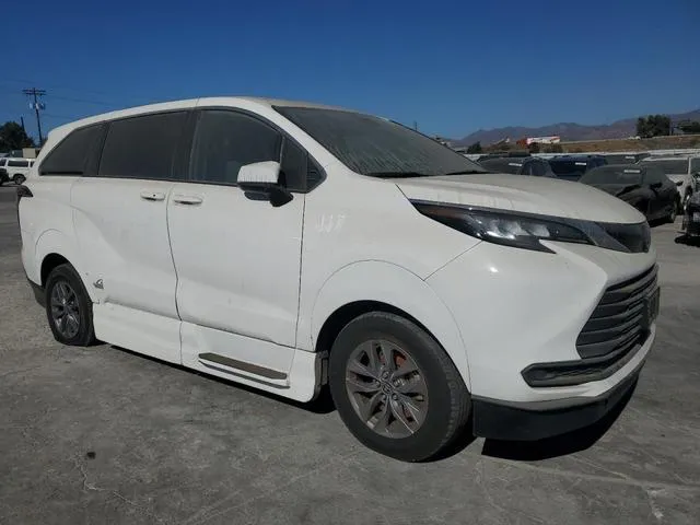 5TDKSKFC1NS071096 2022 2022 Toyota Sienna- LE 4