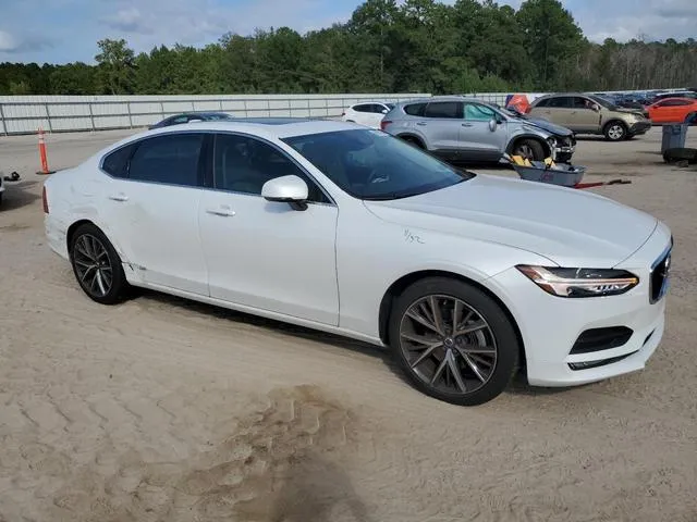 LVY982AK9JP030692 2018 2018 Volvo S90- T5 Momentum 4