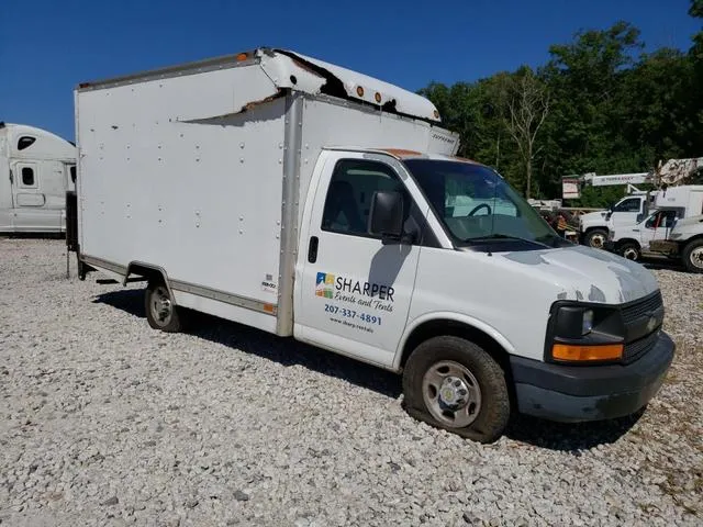 1GBHG31U541176418 2004 2004 Chevrolet Express 4