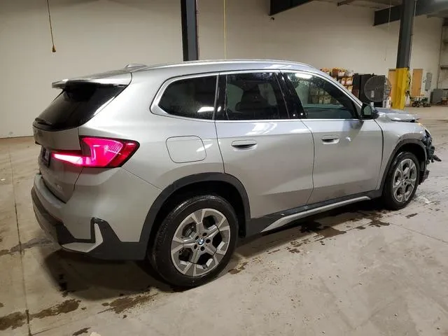 WBX73EF09R5Z86061 2024 2024 BMW X1- Xdrive28I 3